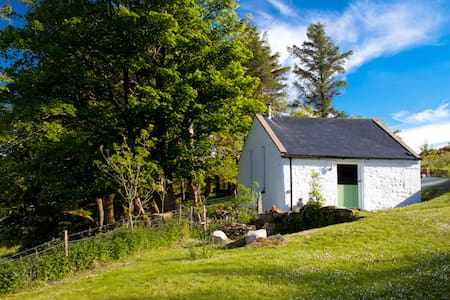 Donegal 2020, Stay Wed - Mon,
2 days between stays