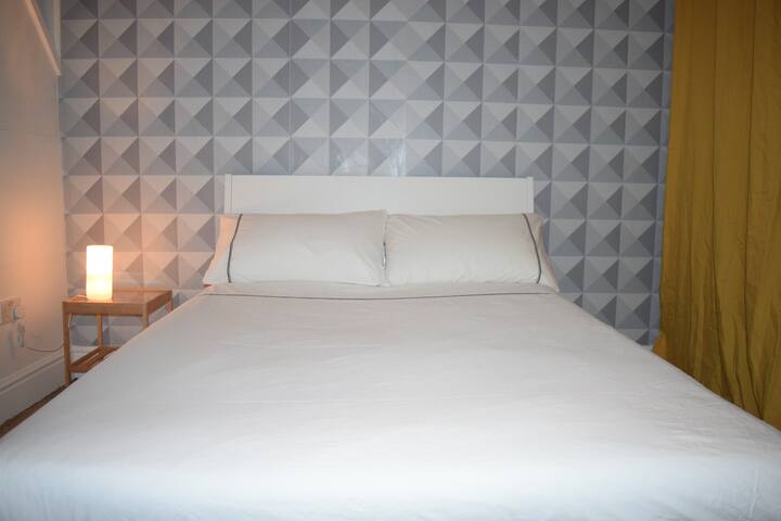 Cosy Double room in the heart of Temple Bar!