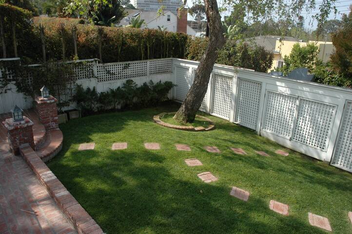 LJ Village Home with private pool & spa gallery image 4