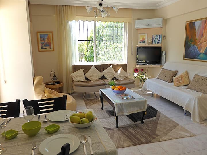 Ground floor 2 bedroom apartment  lounge