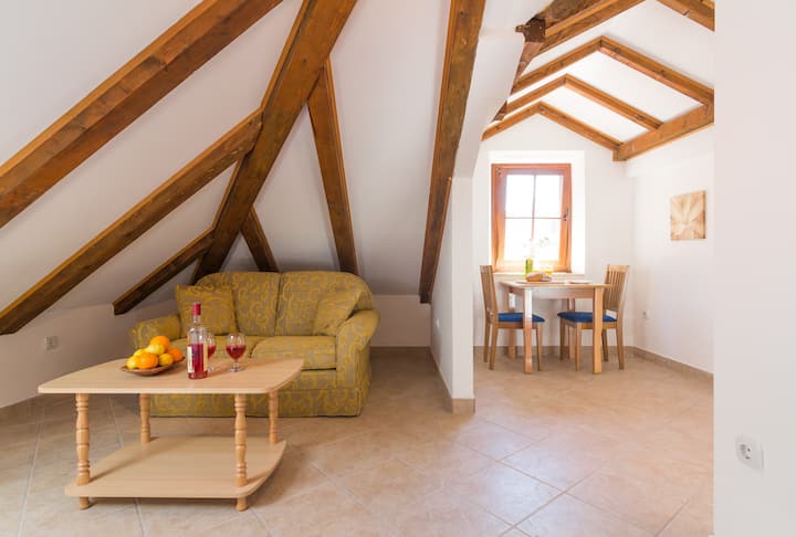 KOTOR OLD TOWN STUDIO APARTMENT KARAMPANA SQUARE