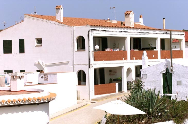 Top Airbnb: Beach Front Apartment Es Grau Minorca en Maó