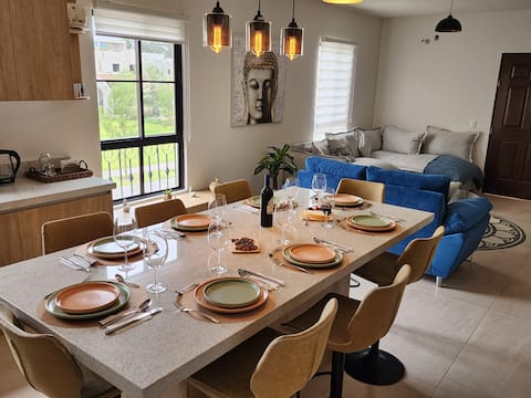 10 people, golf, swimming pool, and gym