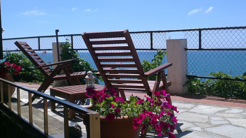 Acla Apartments a picco sul mare