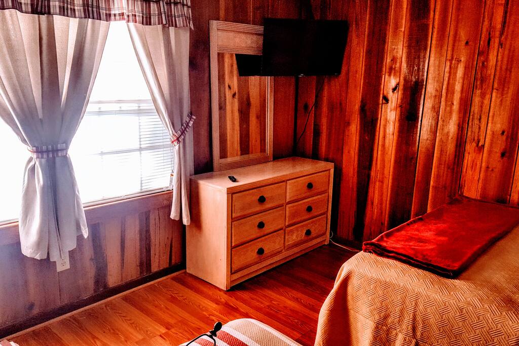 SURF ROOM WITH HDTV