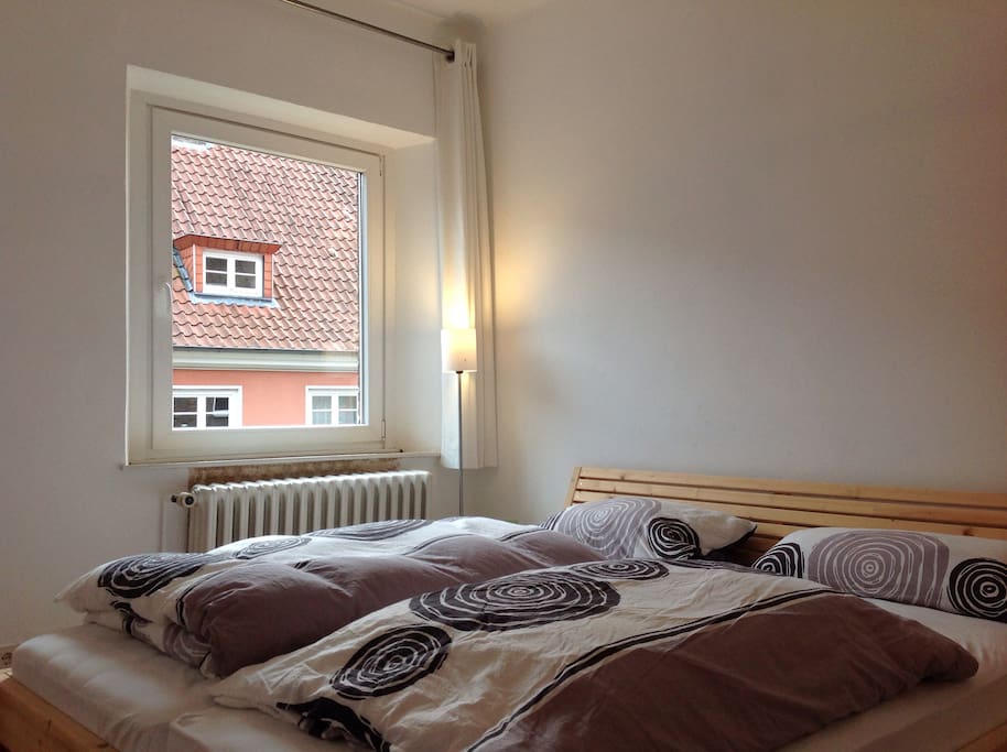 Das Schlafzimmer mit Doppelbett