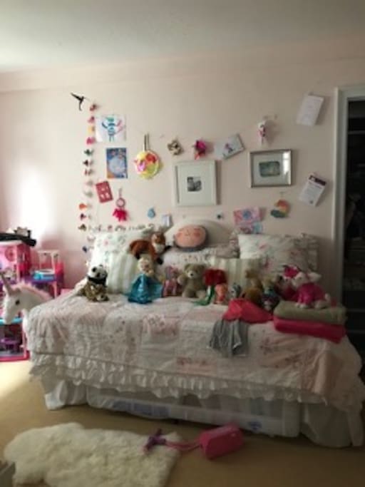 2nd bedroom