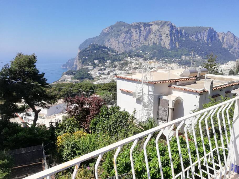 Vista dalla terrazza lato destro.