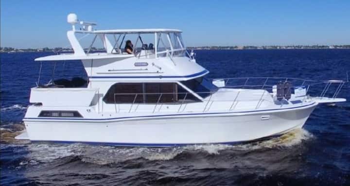 Waterborne Adventure On Chriscraft Catalina - Washington, DC