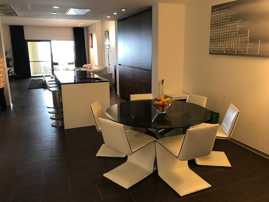 Dining Table & Kitchen