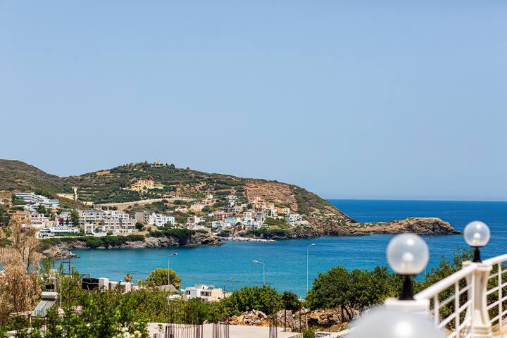 Promitheas Villa, with Pool & Heated Spa Whirlpool gallery image 4