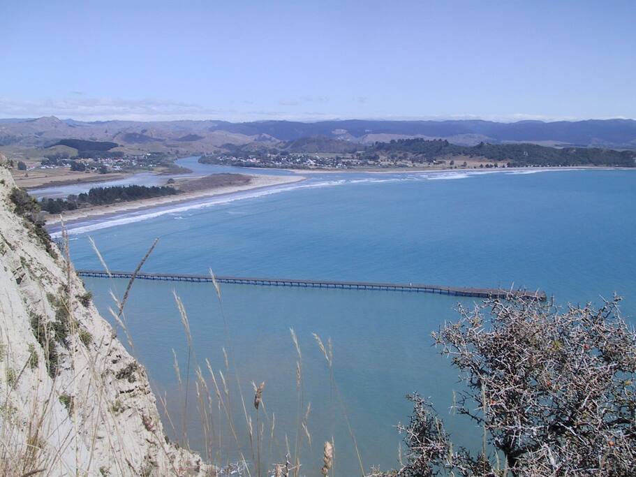 Longest wharf in the southern hemisphere