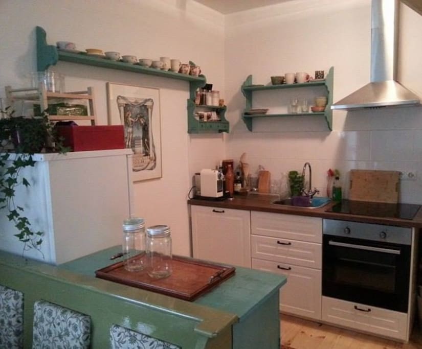 Charming, well-equipped kitchen with espresso-machine and dishwasher