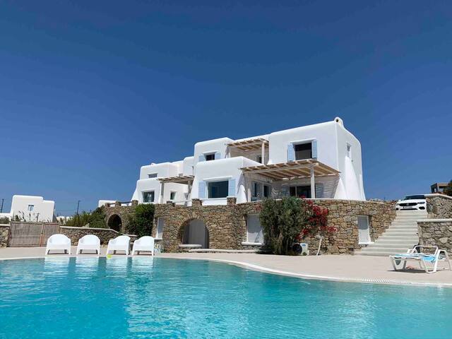 The Mykonian Escape gallery image 4