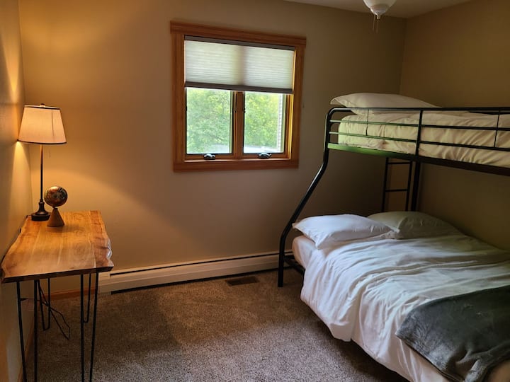 საძინებელი 4