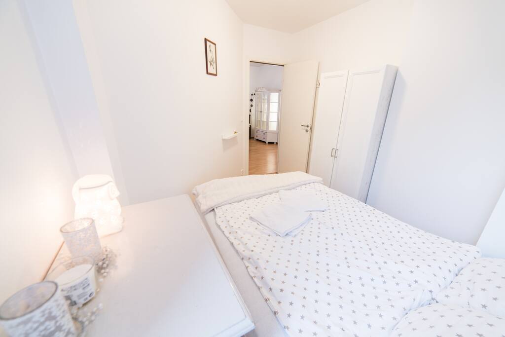 Bed room