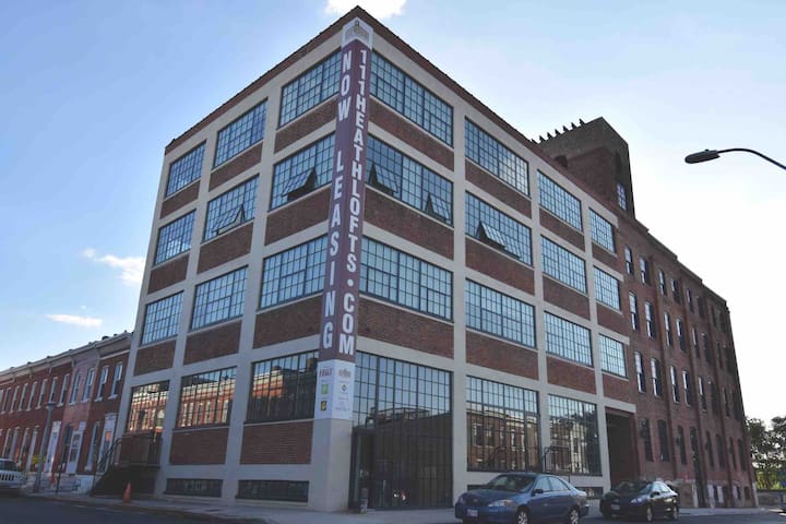 Industrial Chic Apt in Federal Hill - Free Parking