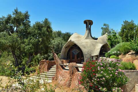 Amazing, Enchanting Art Retreat