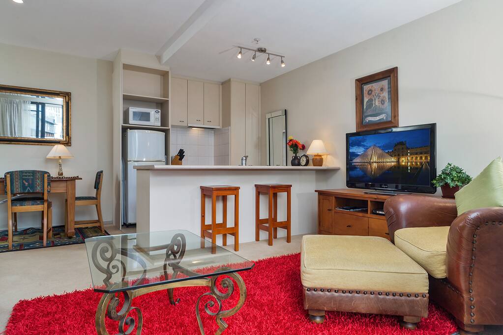 Good sized living/dining area