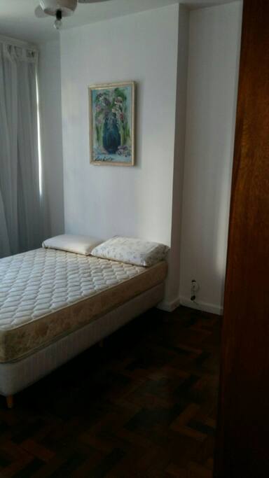 Suíte com cama de casal
