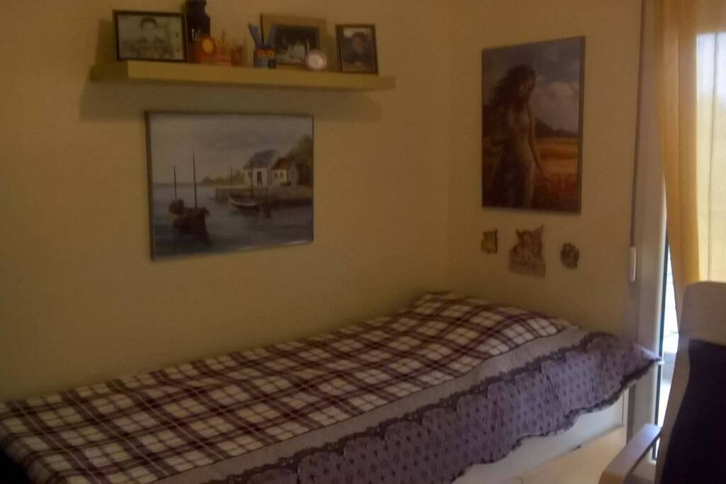 Single Bed 1