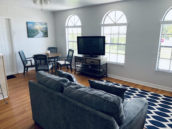 Affordable Paradise With Your Furry Friends! - Marco Island, FL