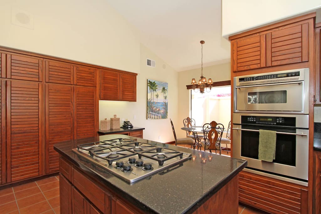 Kitchen w/gas stove, microwave, oven, breakfast nook. (or any other meal you want!)