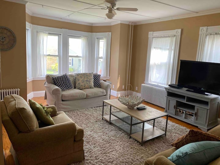 Beach Retreat With Private Deck And Backyard! - Greenvale Vineyards, Portsmouth