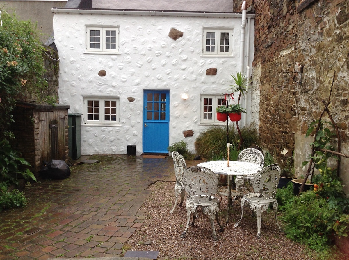 St Helier Courtyard Pied A Terre 
