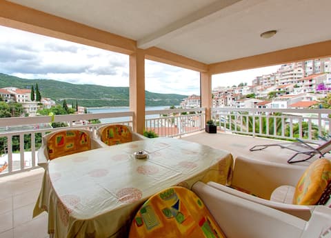 Apartments DiM - Studio Apartment with Sea View