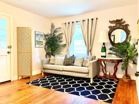 Clean, tranquil & convenient - 1mi walk to Main St