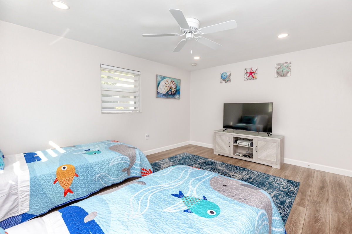 50- инчов смарт телевизор с конзола за игри