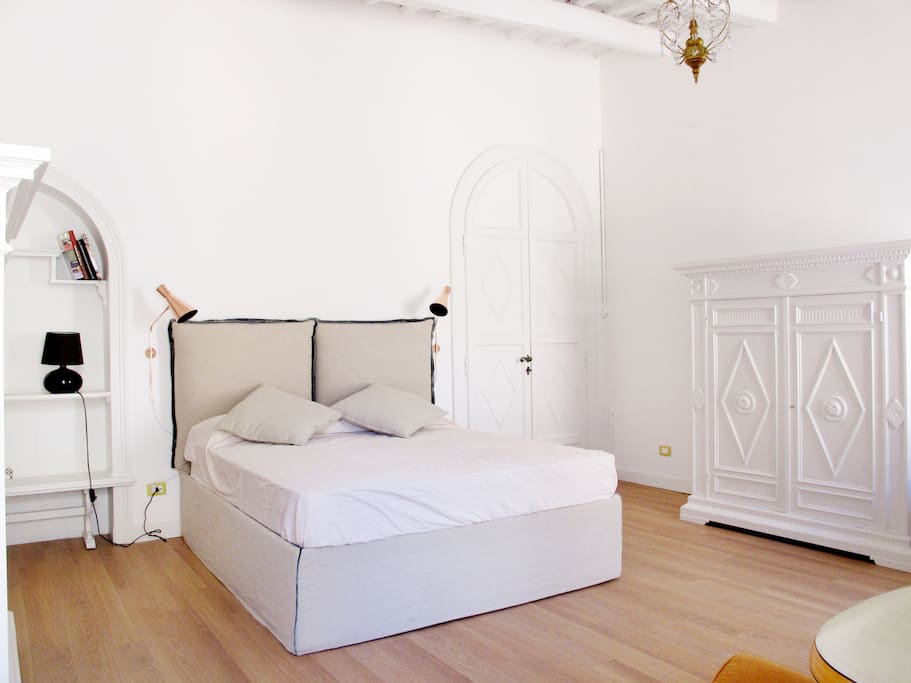 Bedroom with exoanded queen size bed