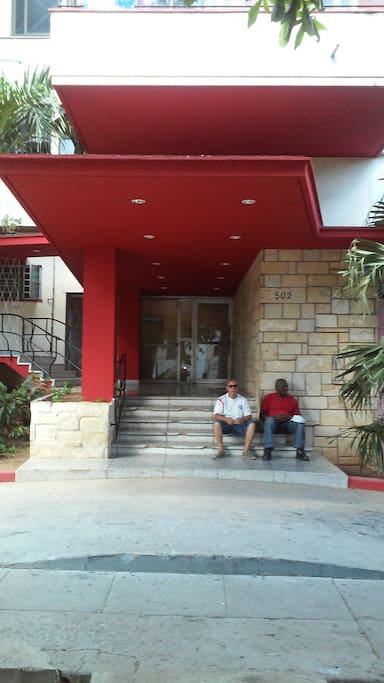 Acceso principal al Edificio