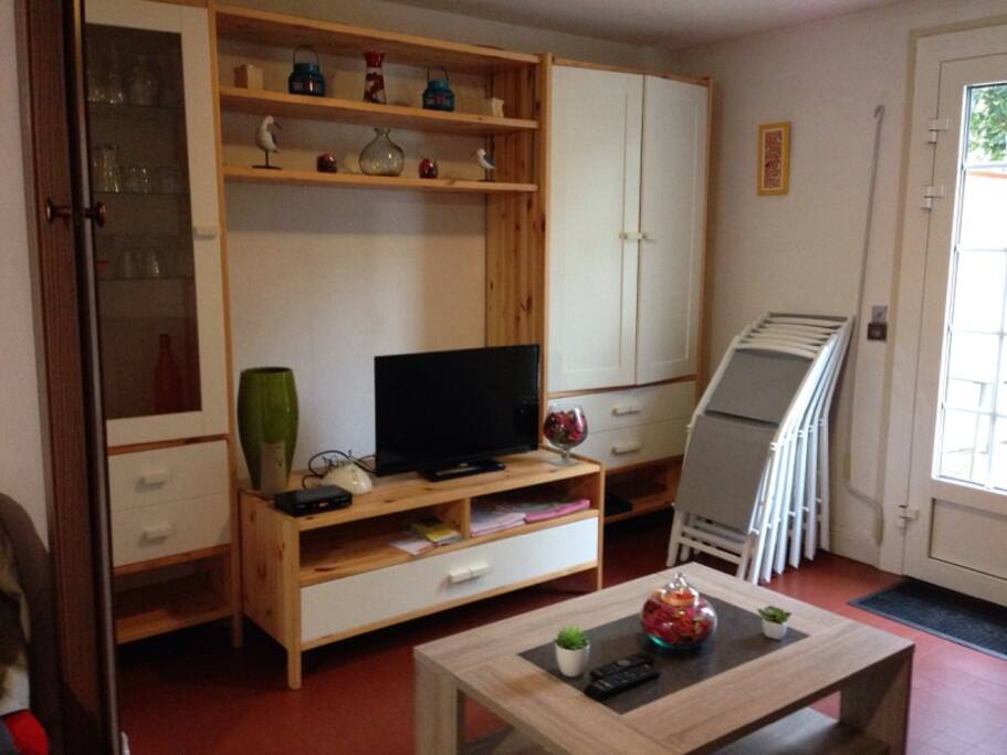 Salon et télévision