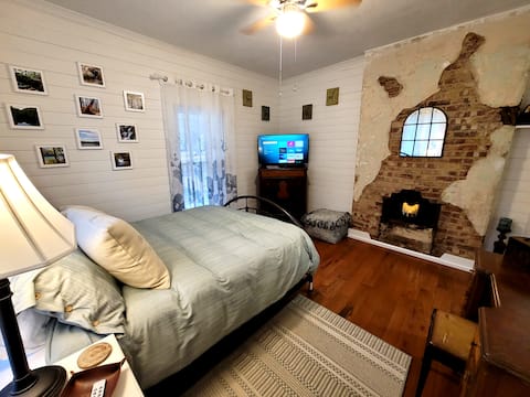 Successful Airbnb property: Apple Hill Bungalow, Family and PET Friendly! in Bristol
