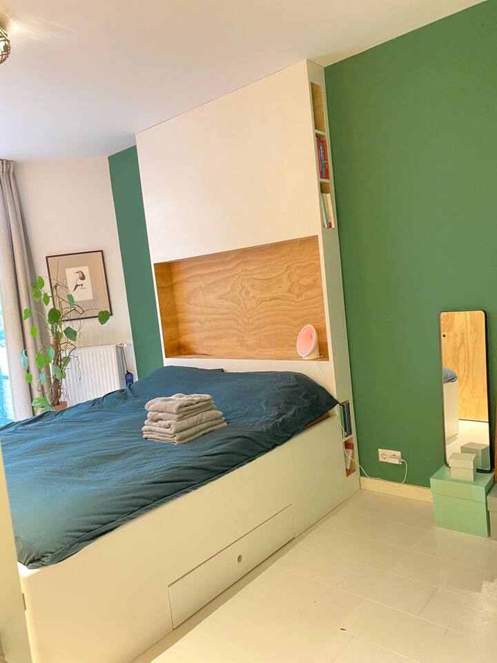 Спална соба 1 со брачен кревет (широк 125 - 149 см) 