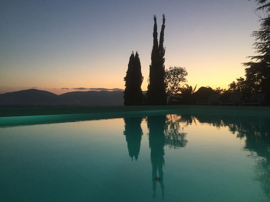 Collina del Sole with Infinity pool 5x10 at sunset