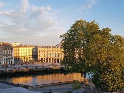 In the heart of Bayonne, very large apartment