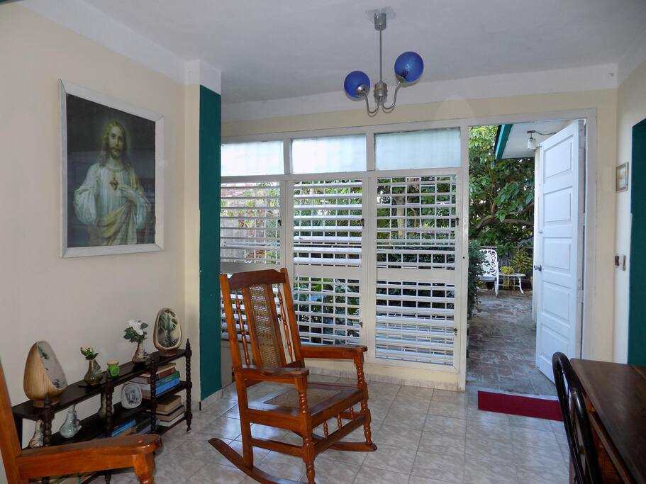 Independent floor, living room