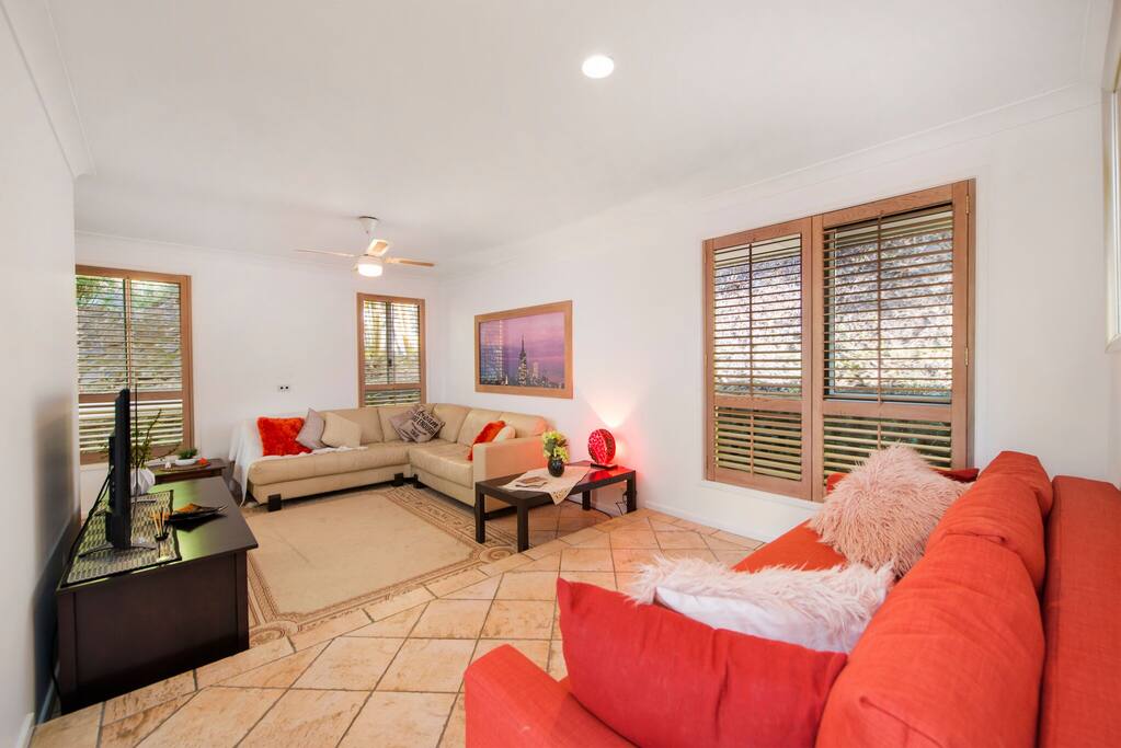 Very Spacious living room