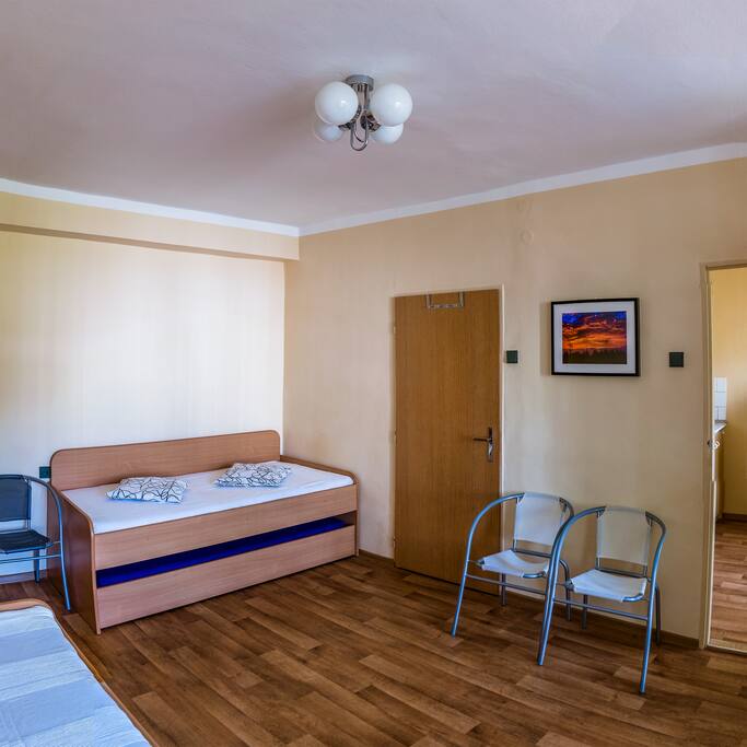 Bedroom with 4 bed
