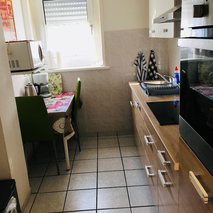 Großzügige Handwerker Wohnung In Essen / 2 Balkone - Essen, Deutschland
