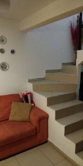 Escaleras al segundo piso