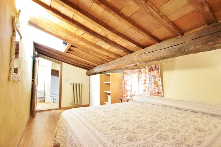 Dormitorio 3: dos camas individuales que también pueden permanecer unidas como una cama tamaño king.