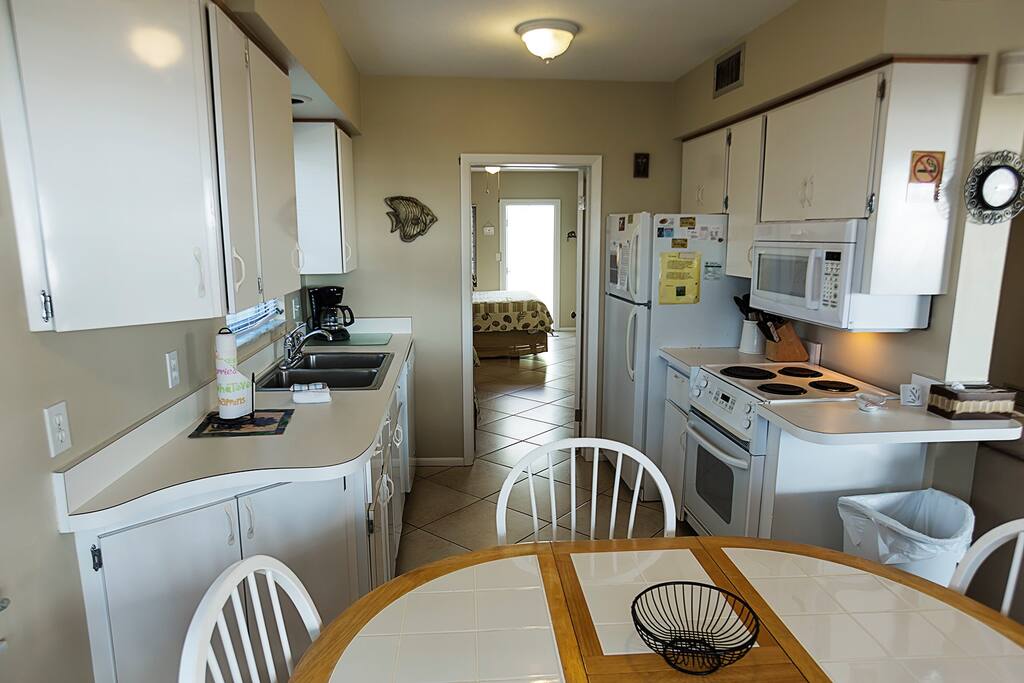 Full kitchen