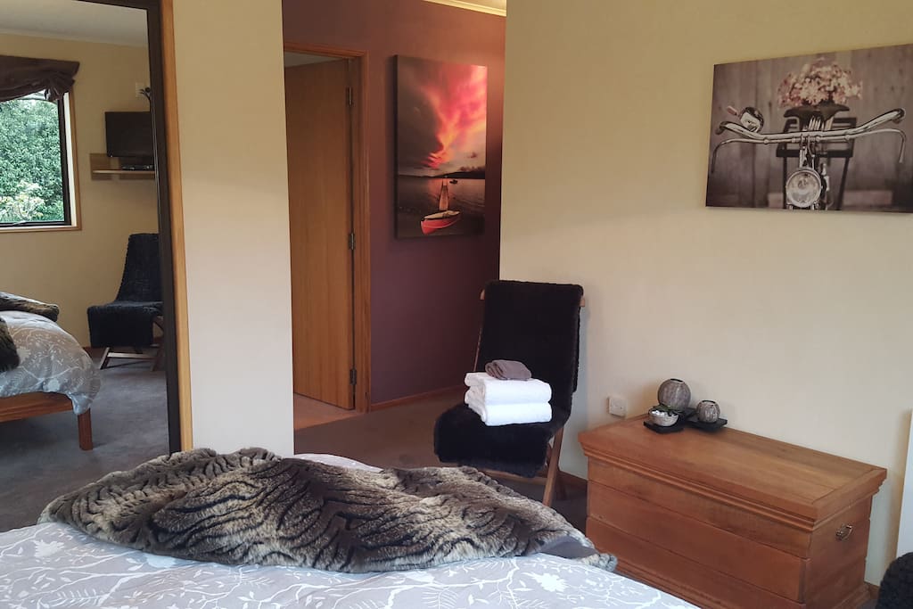 Rose Room has TV, refrigerator, tea & coffee facilities
