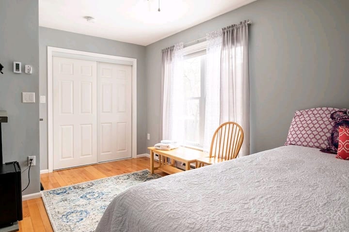 Private 3br, 1 Bath, Wi-fi, Ac & Parking+world Cup - Concord, MA