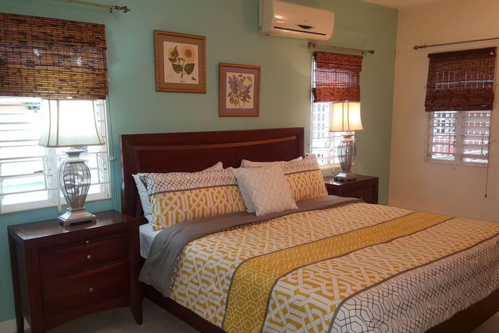 Master Bedroom/Net Flix