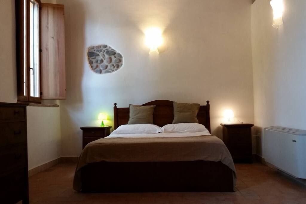 camera da letto in appartamento "il volto"